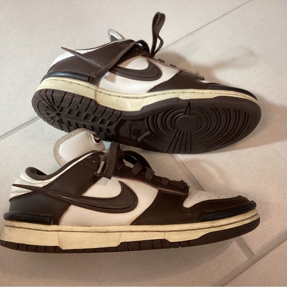 Nike Women’s Dunk Low Shoes - Picture 3 of 5